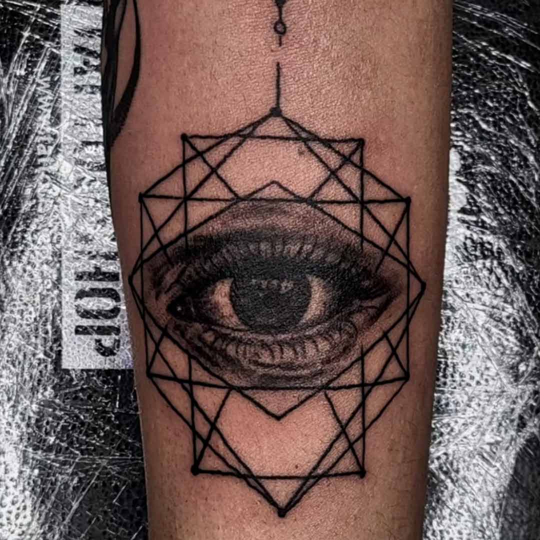 8 Tattoo-ojo-geometrias-madrid