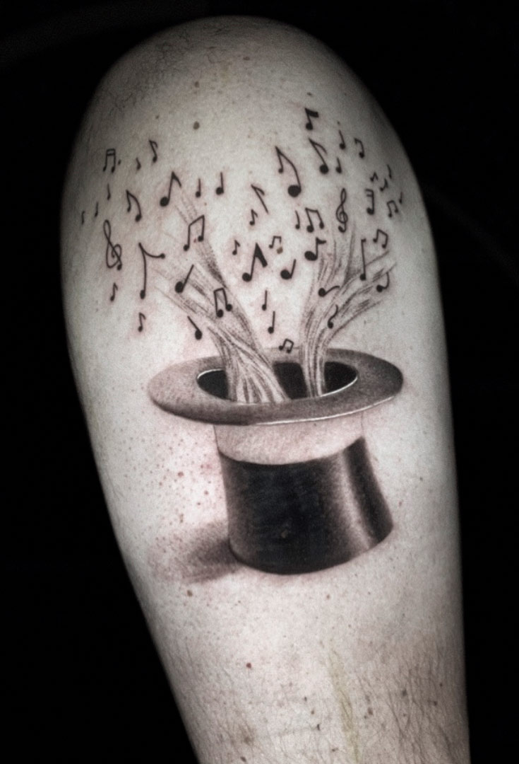sombrero-magia-tattoo-black-and-grey-alpedrete sombrero-magia-tattoo-black-and-grey-alpedrete